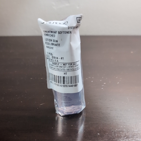 Shiseido treatment softener enriched, unopened, 30 mL - Picture 4 of 5